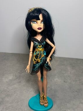 Poupée Monster High Frights Camera Action tapis noir Cleo De Nile